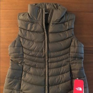 NWT North Face Aconcagua Vest Green 550 Vest